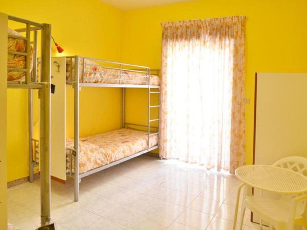 Gianni House Backpackers Hostel Giardini Naxos Exterior photo