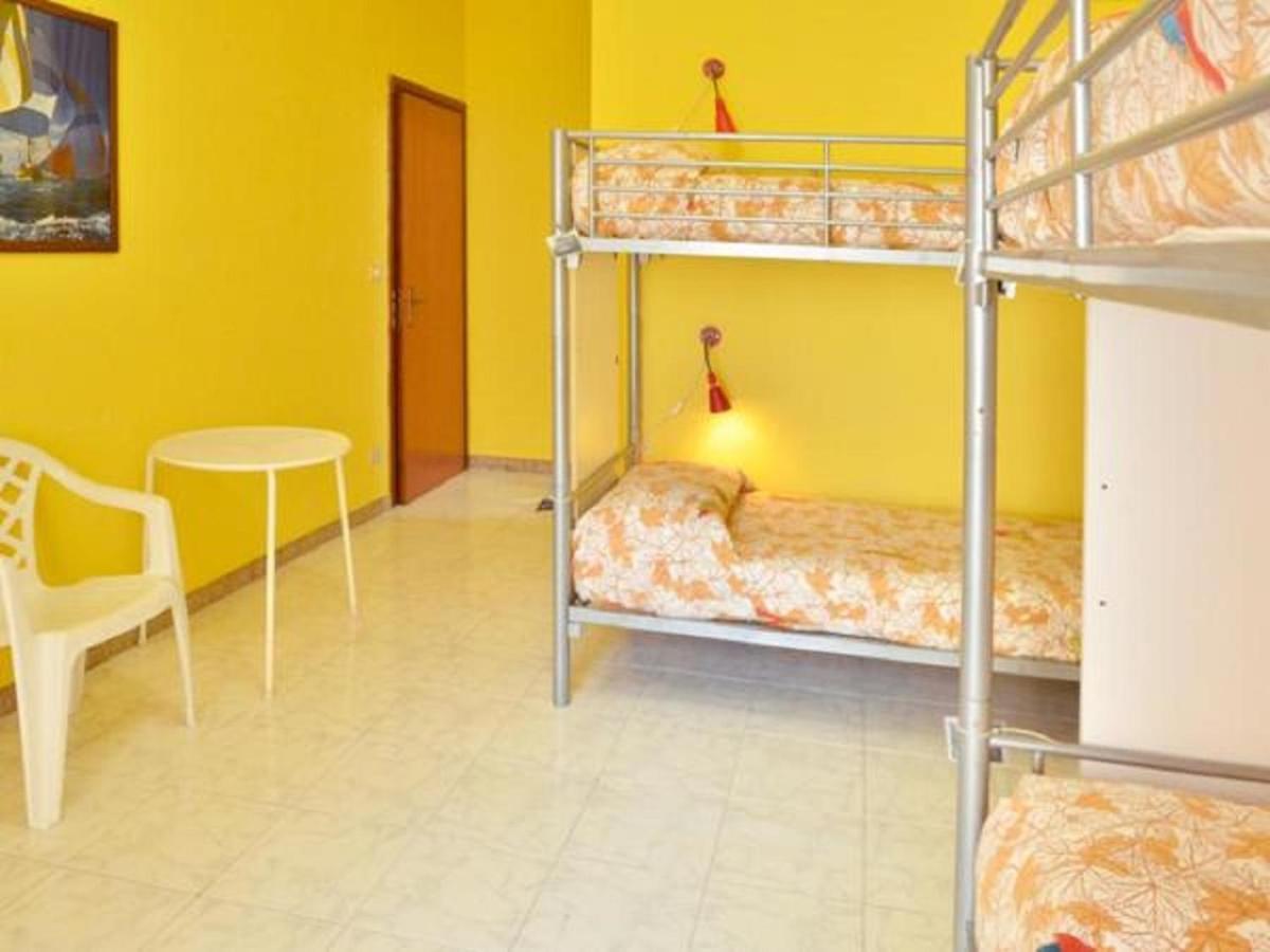 Gianni House Backpackers Hostel Giardini Naxos Exterior photo